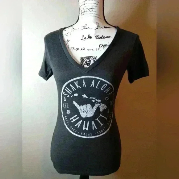 Hawaii v-neck tee - Picture 1 of 6